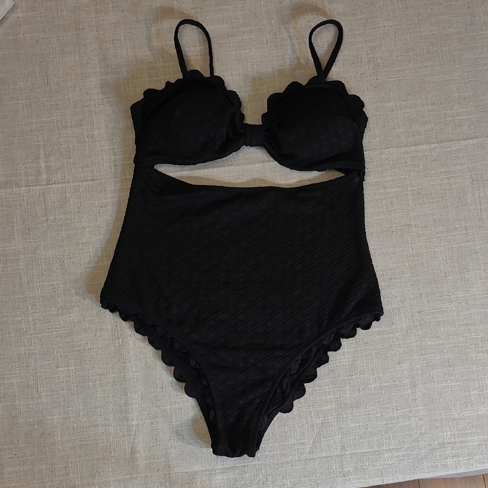 NWT Women's Cupshe Black Textured One Piece Size L